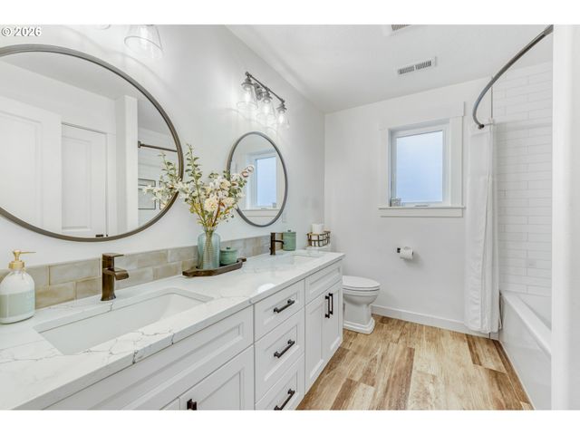 16496 FRONT Ave, Oregon City, OR 97045