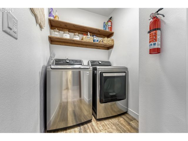 16496 FRONT Ave, Oregon City, OR 97045