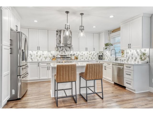 16496 FRONT Ave, Oregon City, OR 97045