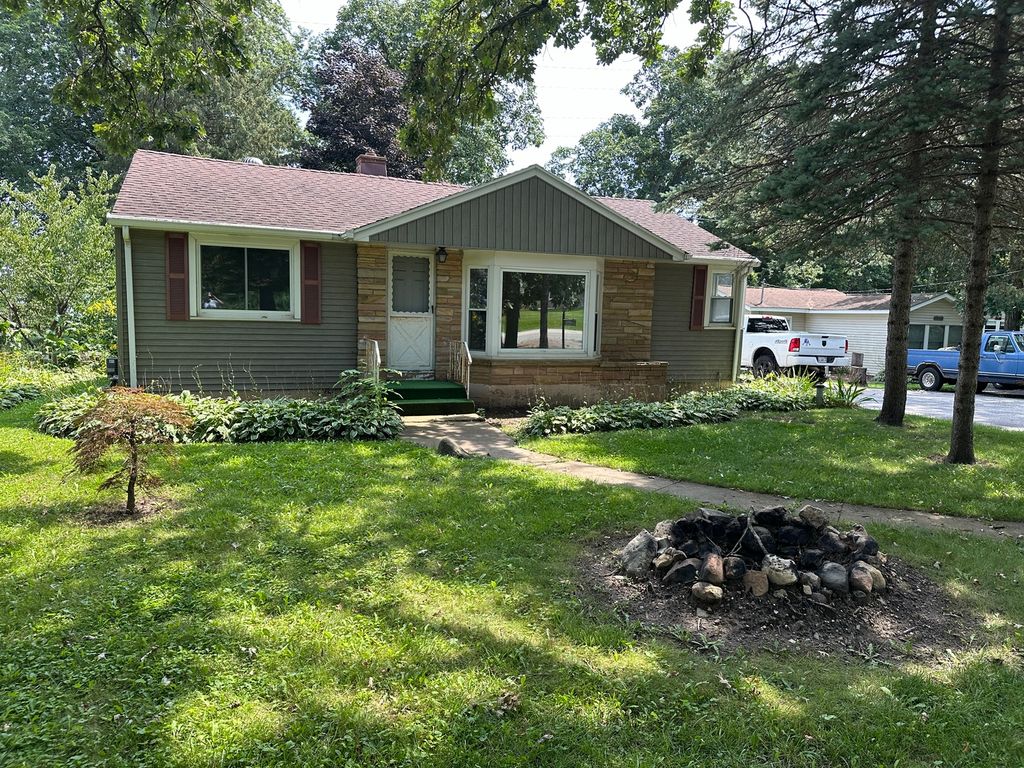 40541 N IL ROUTE 83 Route, Antioch, IL 60002