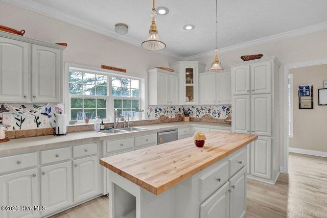 635 Cross Creek Drive, Hampstead, NC 28443