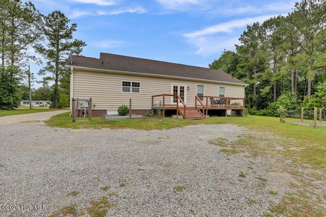 635 Cross Creek Drive, Hampstead, NC 28443