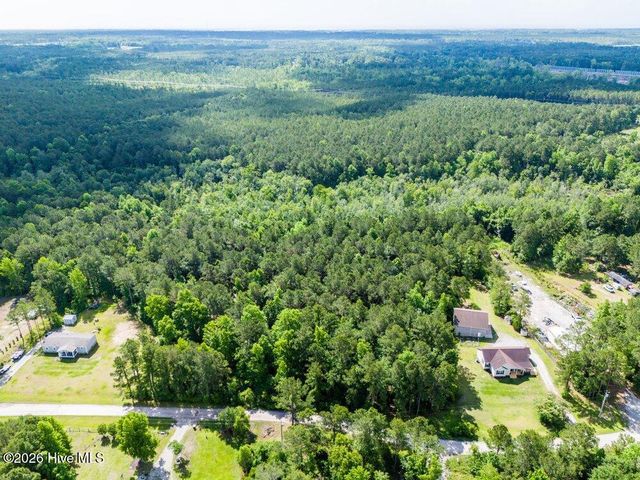 635 Cross Creek Drive, Hampstead, NC 28443