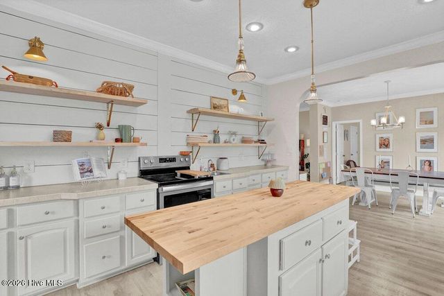 635 Cross Creek Drive, Hampstead, NC 28443