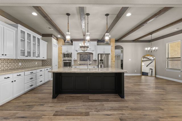 141 Vista Ridge Drive, Decatur, TX 76234