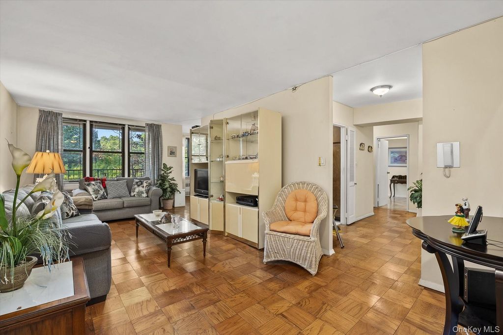 1874 Pelham Parkway S 2R, Bronx, NY 10461 — photo 2