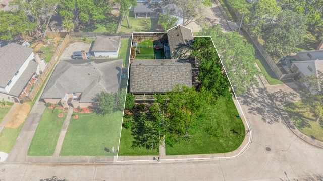 12202 Whittington Drive, Houston, TX 77077