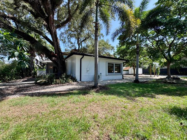 2390 SW 18th Avenue, Fort Lauderdale, FL 33315