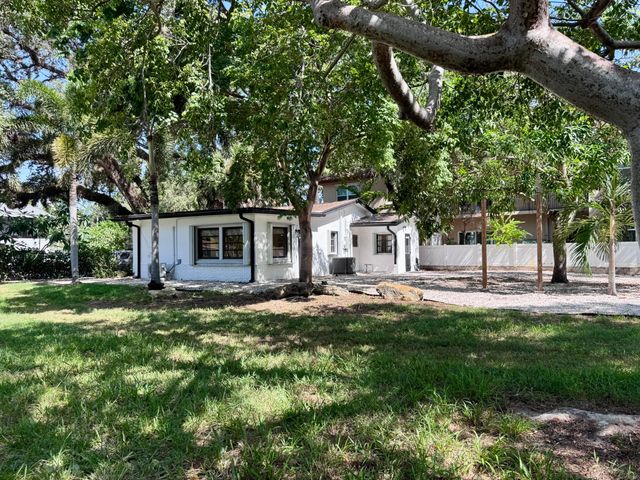 2390 SW 18th Avenue, Fort Lauderdale, FL 33315
