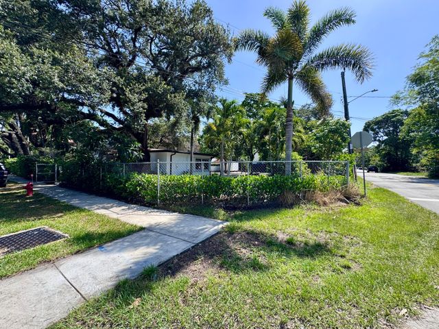 2390 SW 18th Avenue, Fort Lauderdale, FL 33315