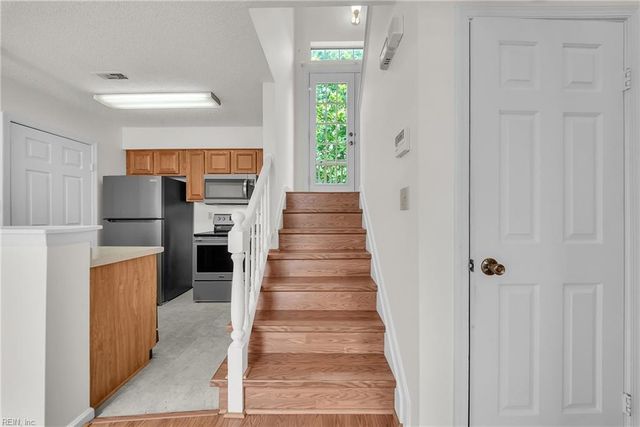 379 Lees Mill DR, Newport News, VA 23608