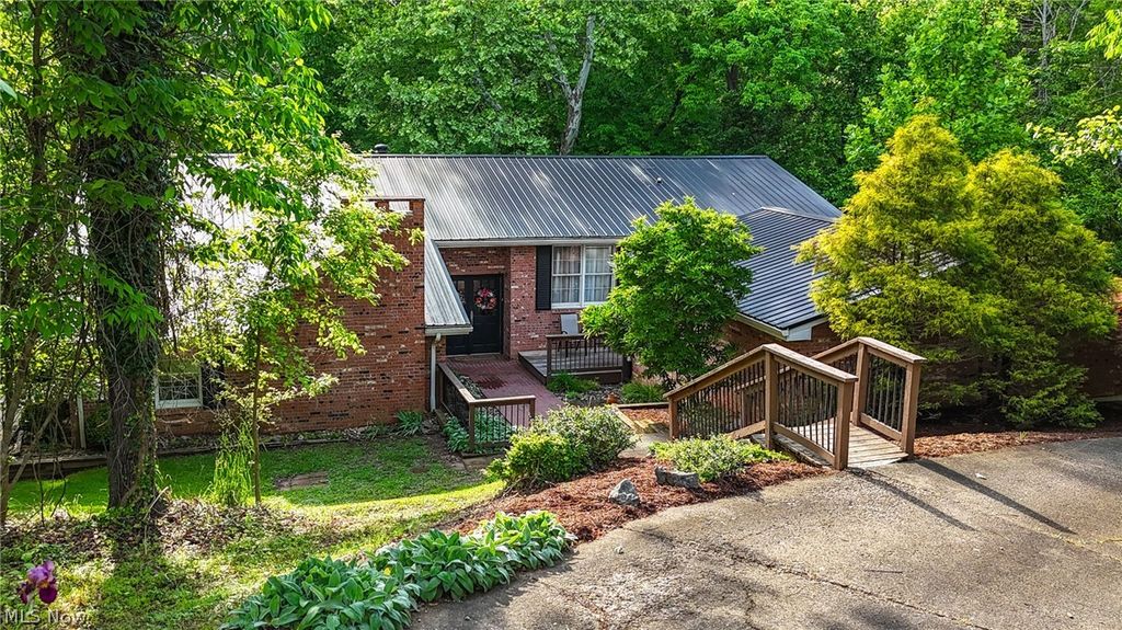 140 Sylvan Way, Marietta, OH 45750