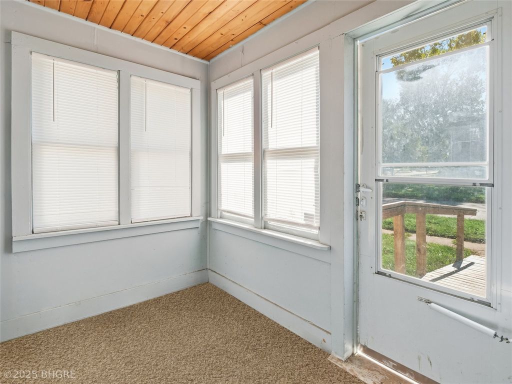 410 E Ashland Avenue, Indianola, IA 50125