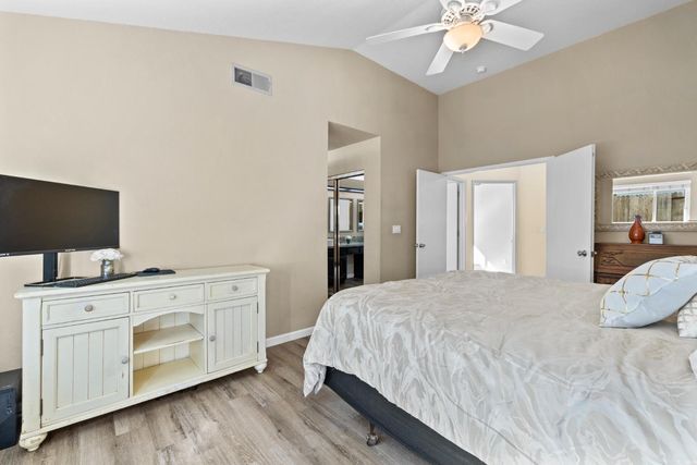 2270 Longview Dr, Roseville, CA 95747