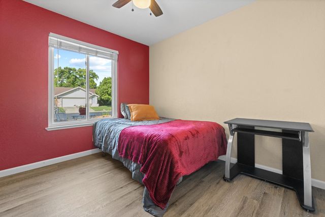 2270 Longview Dr, Roseville, CA 95747