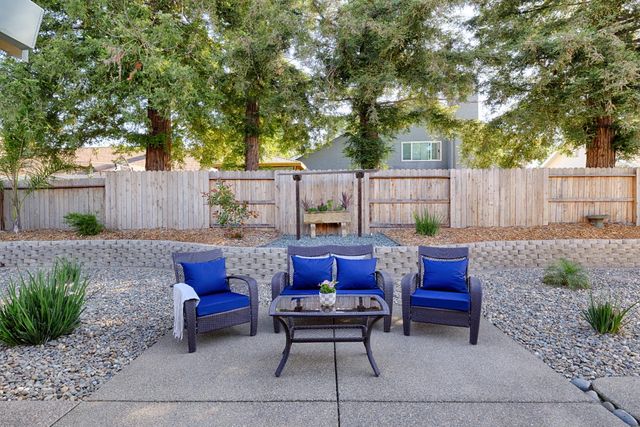 2270 Longview Dr, Roseville, CA 95747