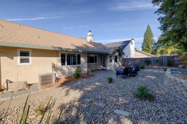 2270 Longview Dr, Roseville, CA 95747