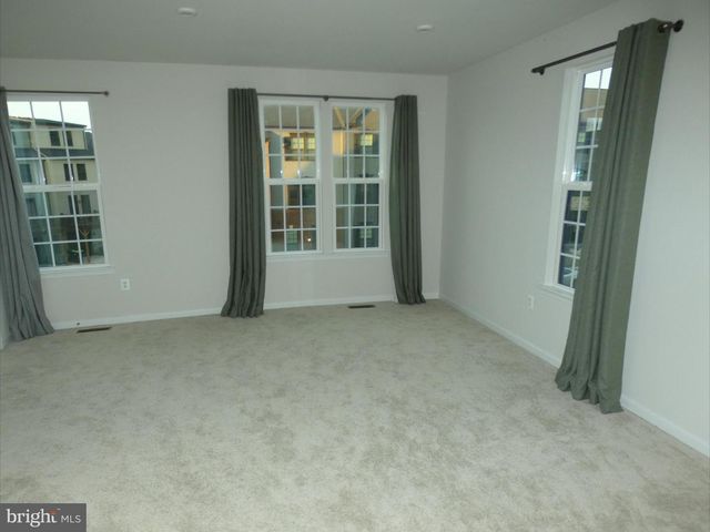 1014 TRESTLE DR, Fredericksburg, VA 22401