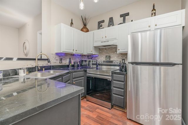 6730 Mallard Park Drive, Charlotte, NC 28262