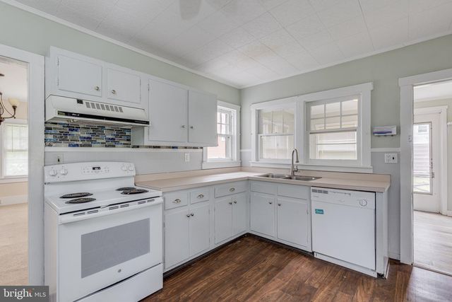 803 PERKINS LN, Edgewater Park, NJ 08010