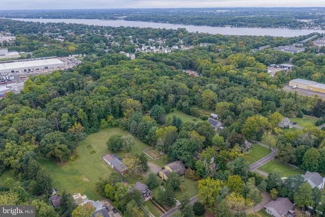 803 PERKINS LN, Edgewater Park, NJ 08010