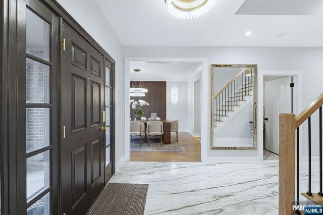 204 Bearwoods Road, Park Ridge, NJ 07656