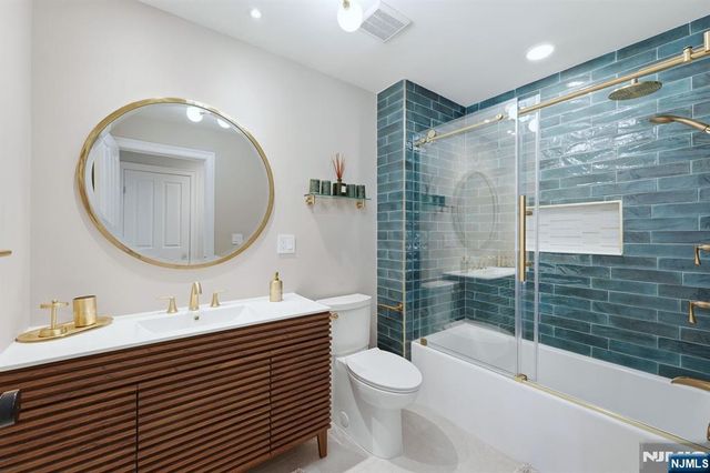 204 Bearwoods Road, Park Ridge, NJ 07656