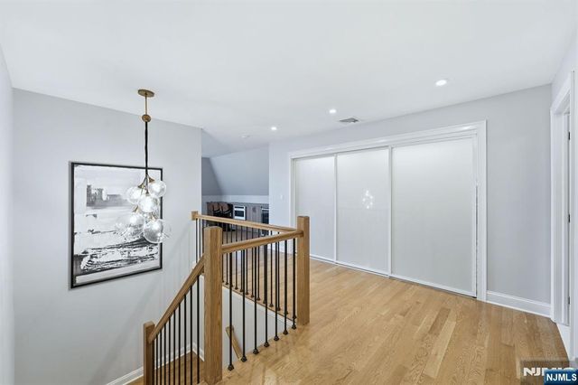 204 Bearwoods Road, Park Ridge, NJ 07656