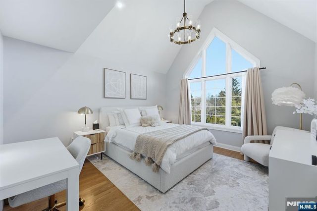 204 Bearwoods Road, Park Ridge, NJ 07656