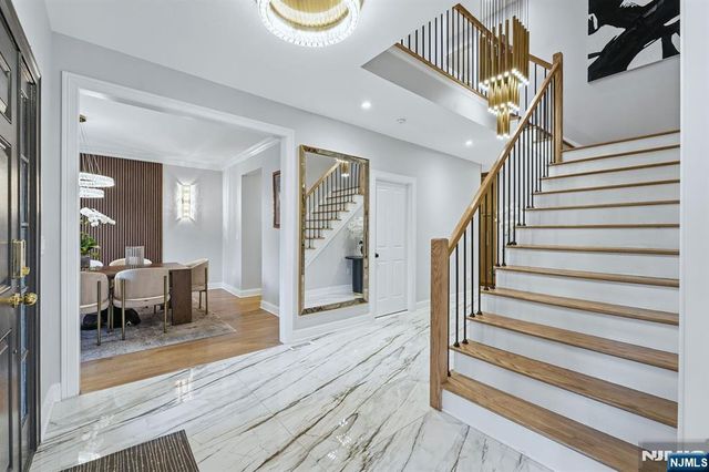 204 Bearwoods Road, Park Ridge, NJ 07656