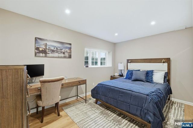 204 Bearwoods Road, Park Ridge, NJ 07656