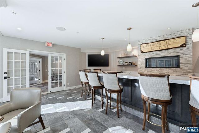 204 Bearwoods Road, Park Ridge, NJ 07656