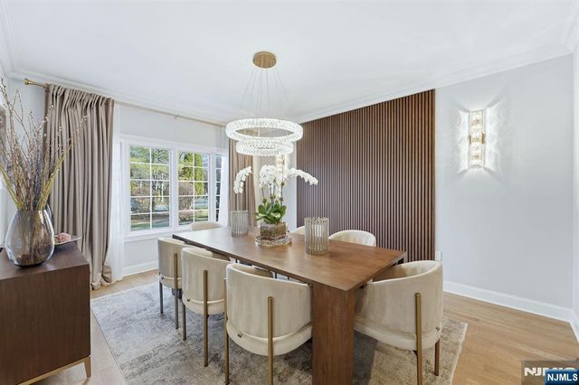 204 Bearwoods Road, Park Ridge, NJ 07656