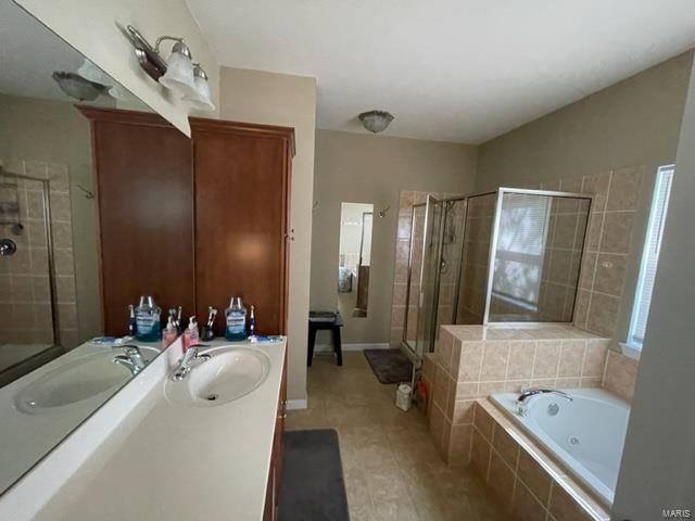 11 Summers Drive, Hawk Point, MO 63349