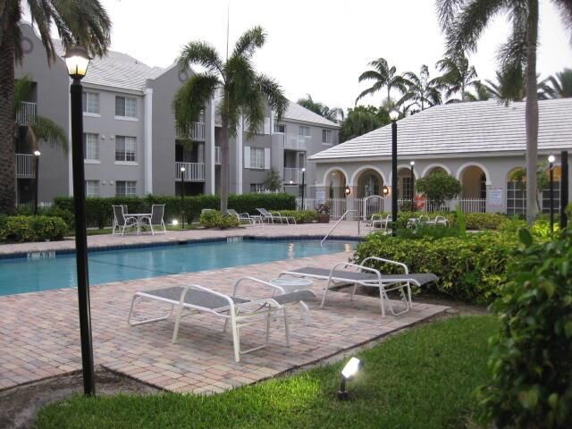 620 SW 111th Avenue 103, Pembroke Pines, FL 33025