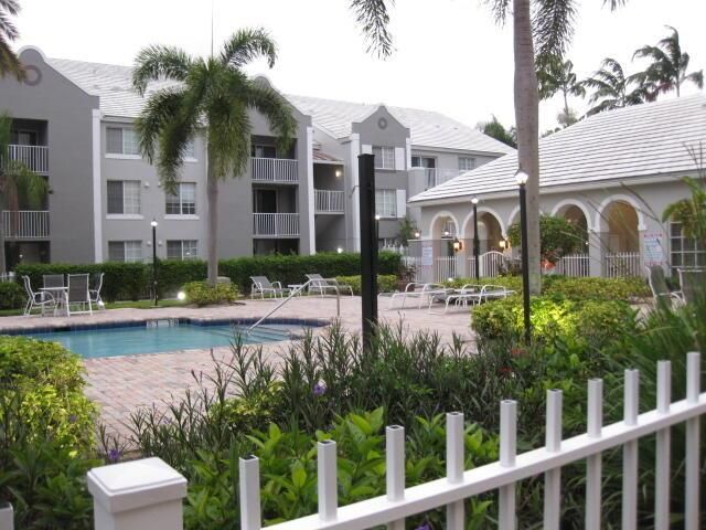 620 SW 111th Avenue 103, Pembroke Pines, FL 33025