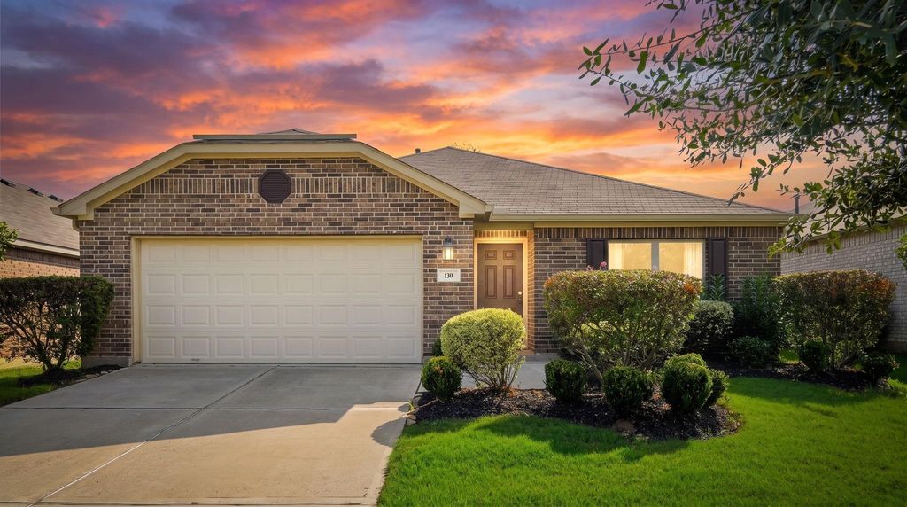 130 Courageous Side Way, Magnolia, TX 77354