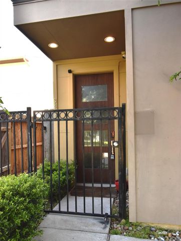 3804 Lovejoy Street, Houston, TX 77003