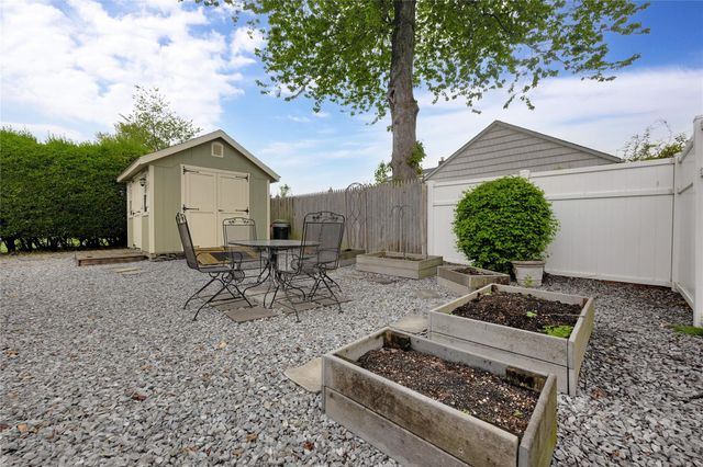 70 Pollok Place, Hicksville, NY 11801