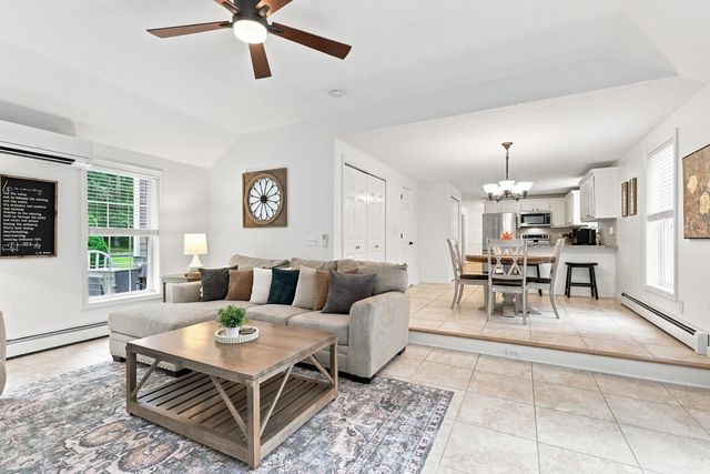 16 Lantern Lane, Londonderry, NH 03053