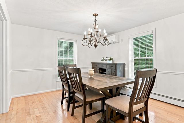 16 Lantern Lane, Londonderry, NH 03053