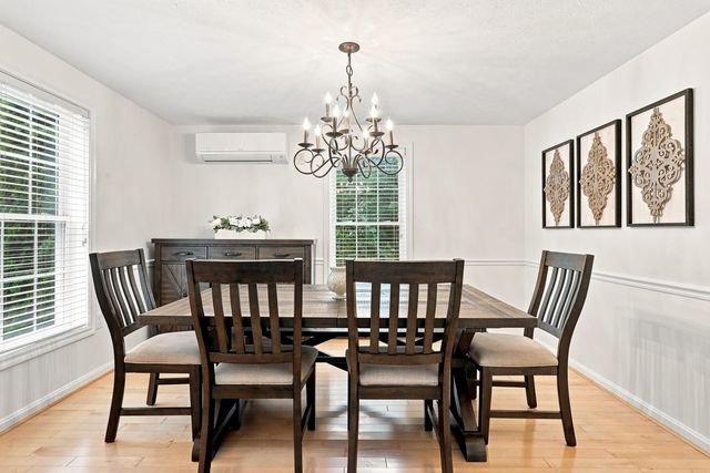 16 Lantern Lane, Londonderry, NH 03053