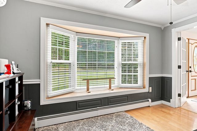16 Lantern Lane, Londonderry, NH 03053