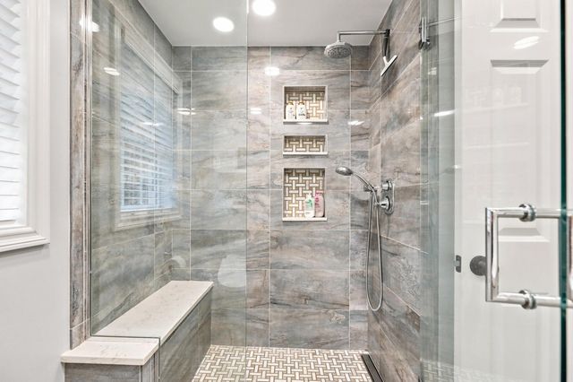 16 Lantern Lane, Londonderry, NH 03053