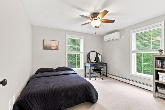 16 Lantern Lane, Londonderry, NH 03053