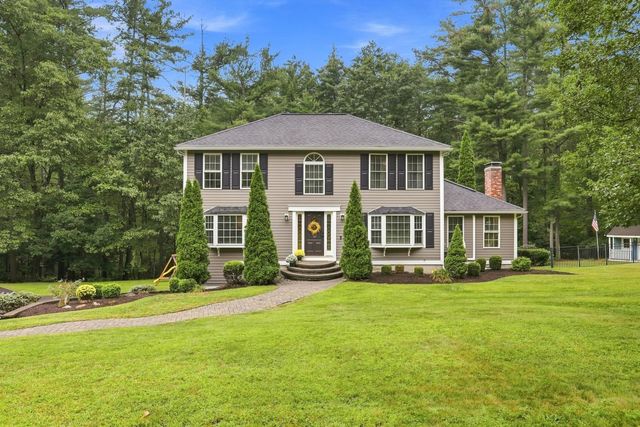 16 Lantern Lane, Londonderry, NH 03053