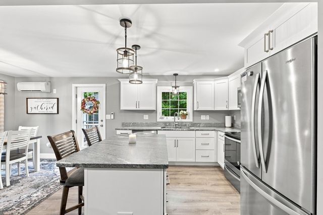 16 Lantern Lane, Londonderry, NH 03053