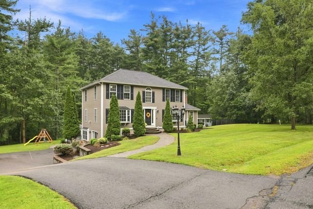 16 Lantern Lane, Londonderry, NH 03053