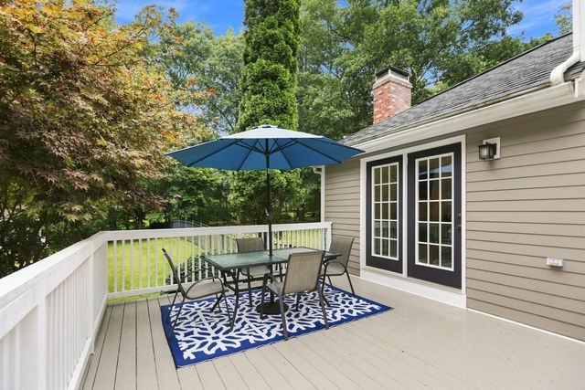 16 Lantern Lane, Londonderry, NH 03053