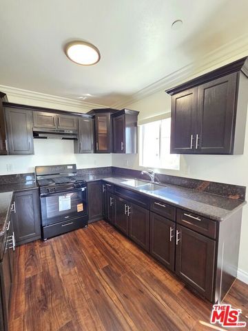 1719 W 39th Pl, Los Angeles, CA 90062
